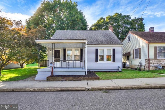 1108 W College Ave, York