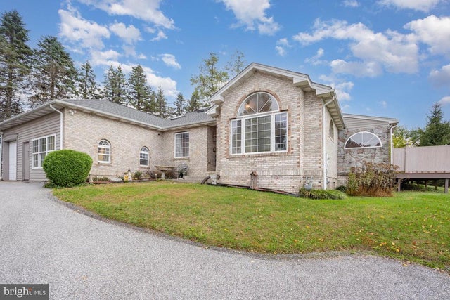 950 Cape Horn Rd, York