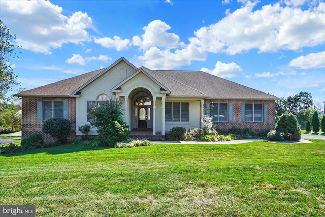 2280 Spangler Cir, York