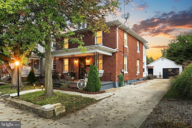 416 S High St, Hanover