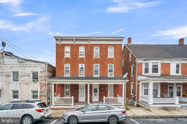 79 E 1st Ave, Red Lion