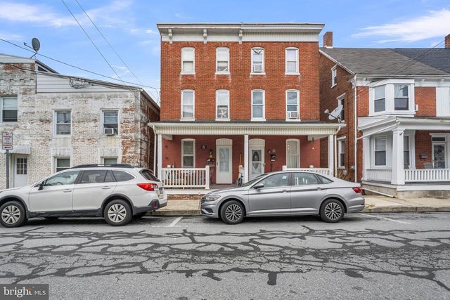 81 W 1st Ave #e, Red Lion