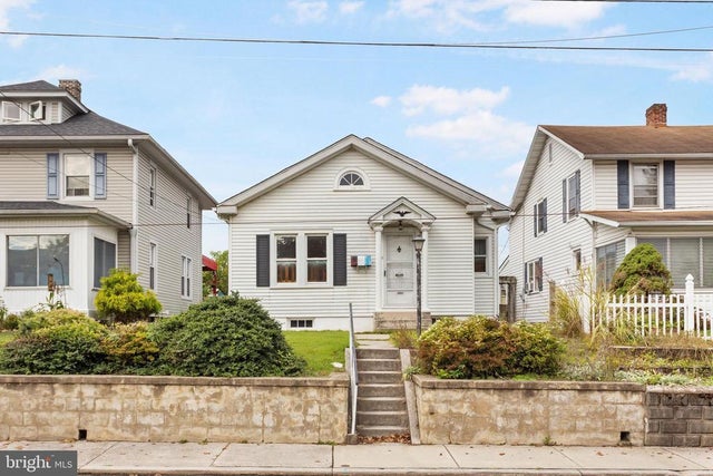 324 E Pleasant St, Hanover