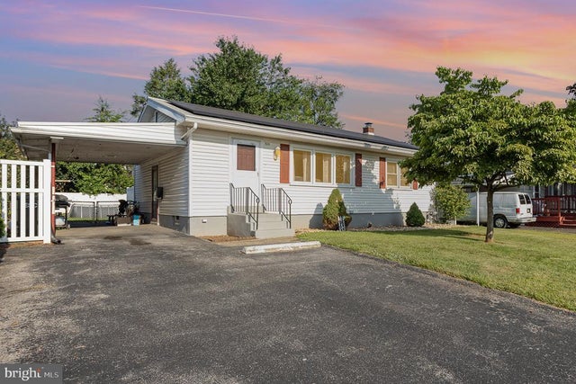 820 Gunnison Rd, York