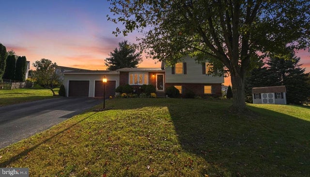 27 Arlene Ct, Hanover