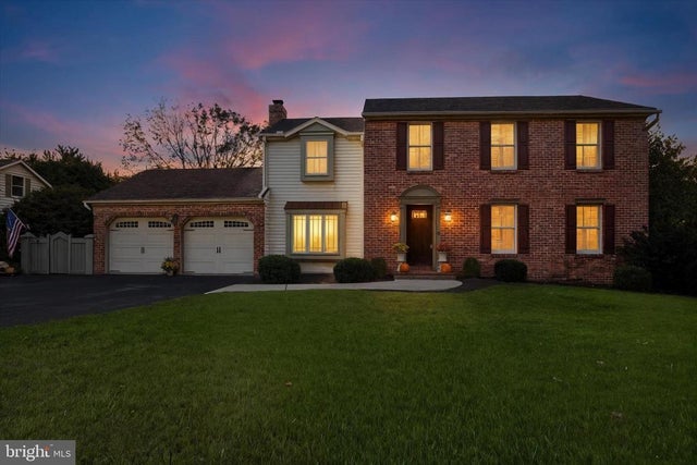 665 Woodside Rd, York