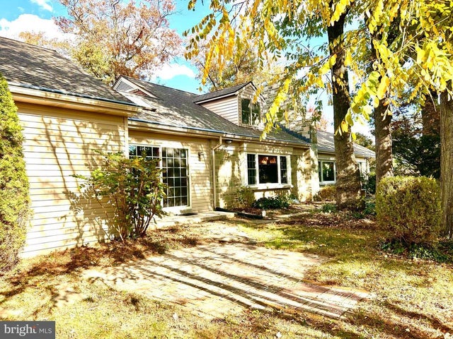 203 Hillside Ter, York