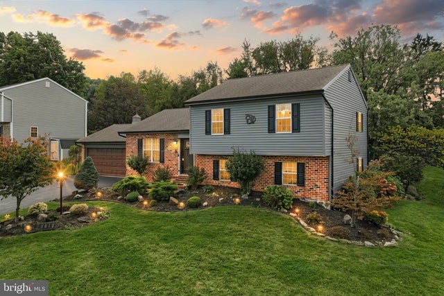 2816 Glen Hollow Dr, York