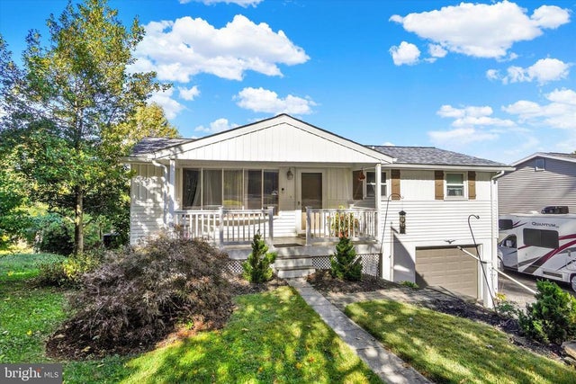 441 Woodland View Dr, York