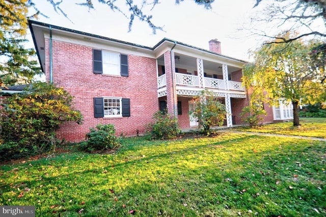 354 Pine Hill Ln, York