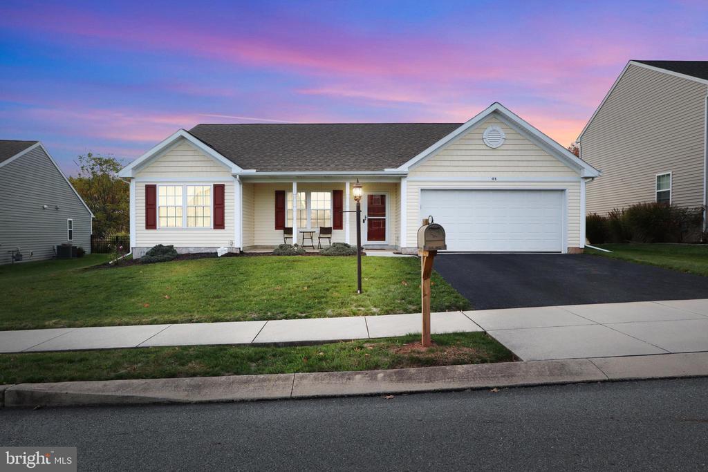 175 Stone Creek Dr, YORK