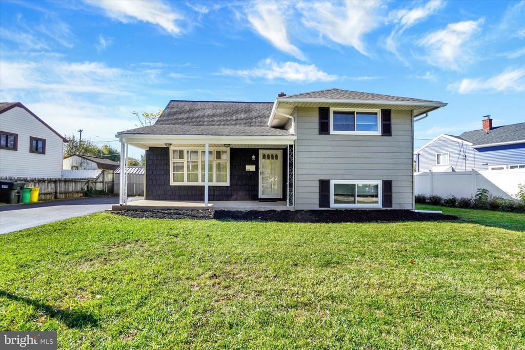 1212 Livingston Rd, YORK