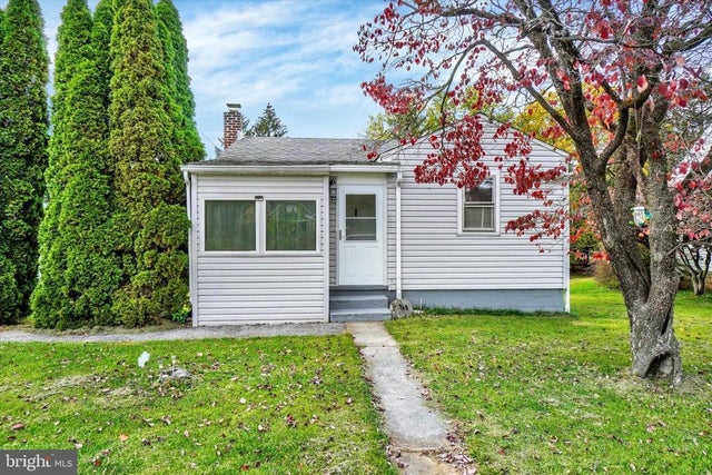 268 N Main St, Manchester