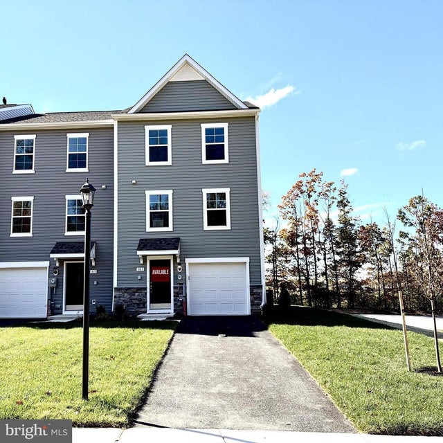 101 Homestead Dr, Hanover