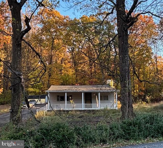 1209 Jackson Square Rd, Spring Grove