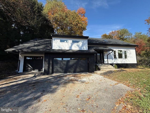 1321 Valley View Rd, York