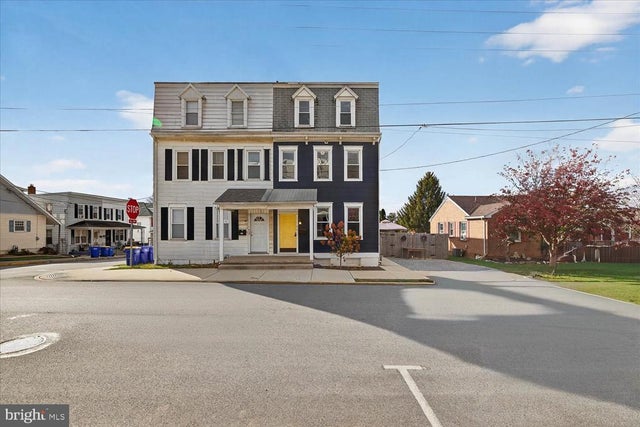 934 N Queen St, York