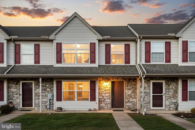 30 Rosemary Ct, Manchester