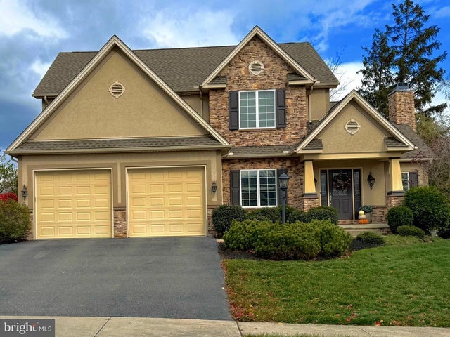 643 Crosslyn Dr, York