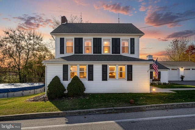 212 Oak Rd, Dallastown