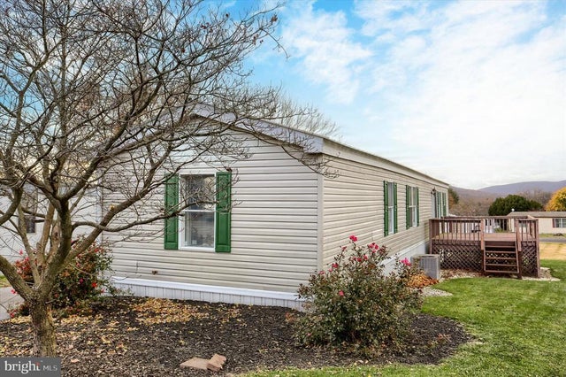 42 Beechwood Dr, Dillsburg