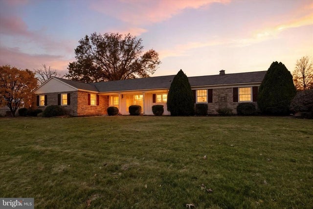 2550 Midpine Dr, York