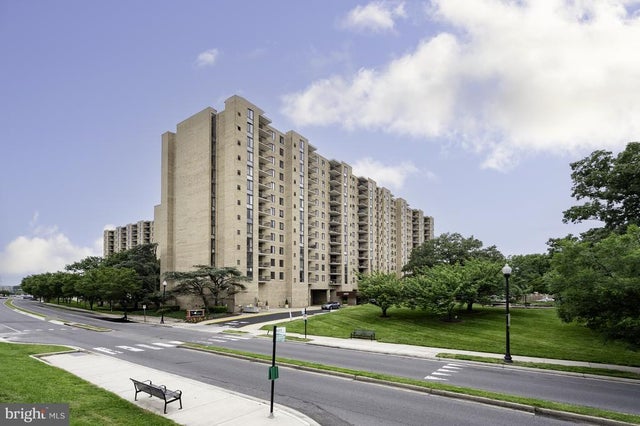 4500 S Four Mile Run Dr #816, Arlington