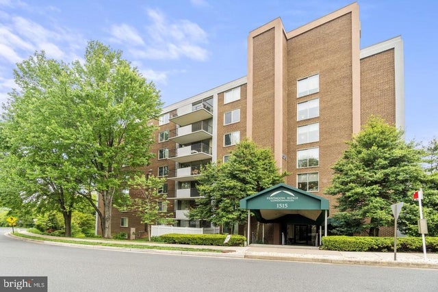 1515 S Arlington Ridge Rd #603, Arlington