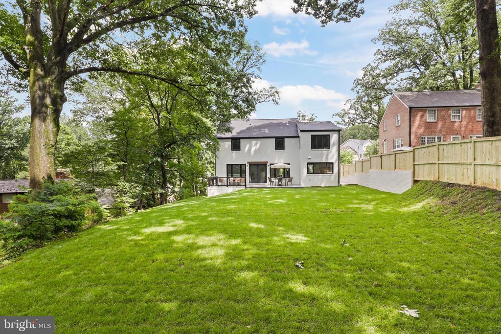 2520 N Vernon St N, ARLINGTON