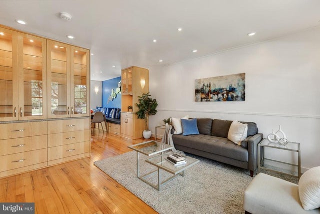 4427 36th St S, Arlington