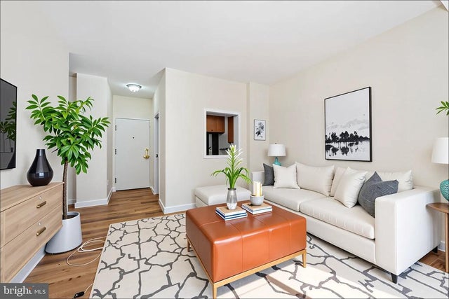 1021 Arlington Blvd #240, Arlington