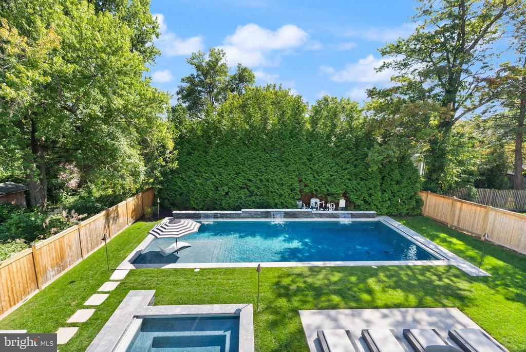 6032 28th St N, ARLINGTON