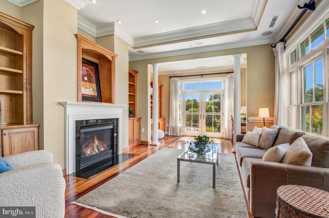 2801 Langston Blvd #302, Arlington