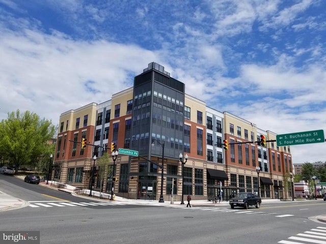 989 S Buchanan St #320, Arlington