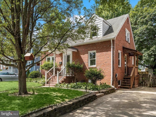 630 N Edison St, Arlington