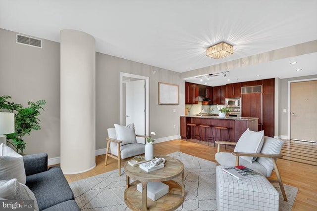 2001 15th St N #1210, Arlington