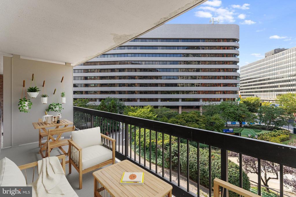 1805 Crystal Dr #318s, ARLINGTON