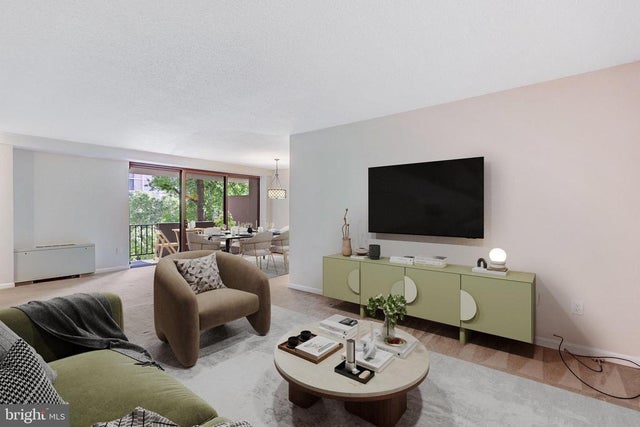 4141 Henderson Rd #303, Arlington