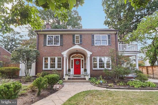 2322 S Arlington Ridge Rd, Arlington
