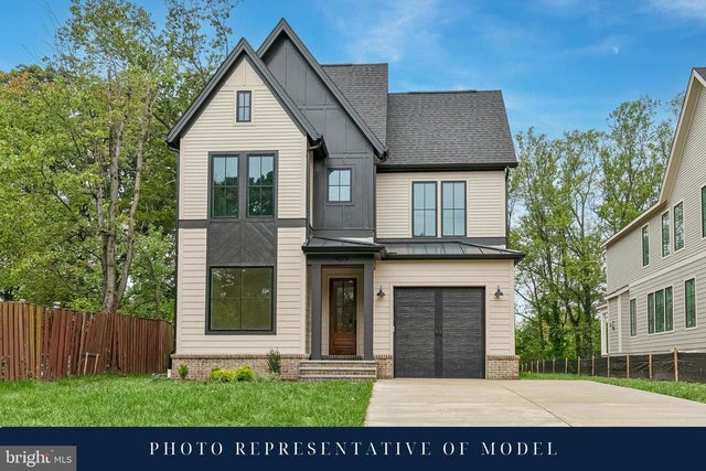 1622 N Adams St, Arlington