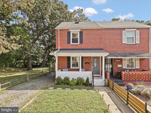 2121 S Oxford St, Arlington