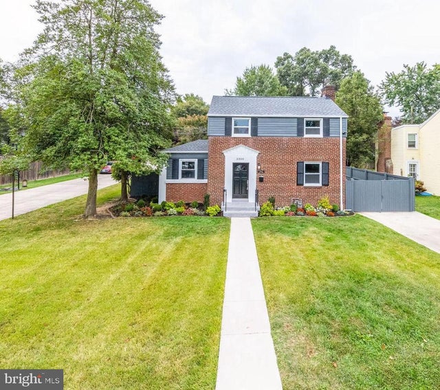 3300 6th St S, Arlington