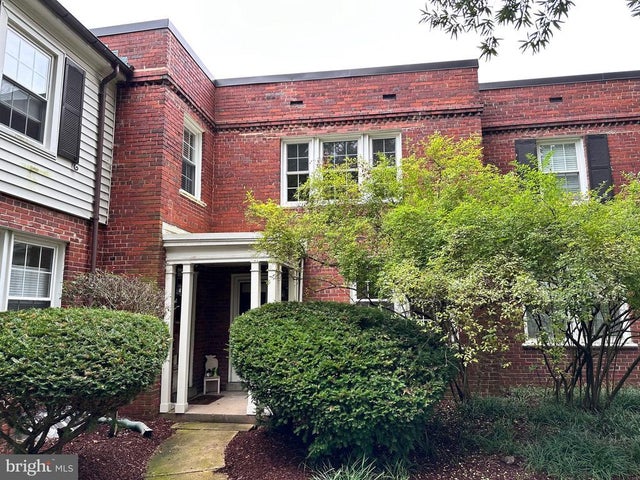 2600 16th St S #696, Arlington