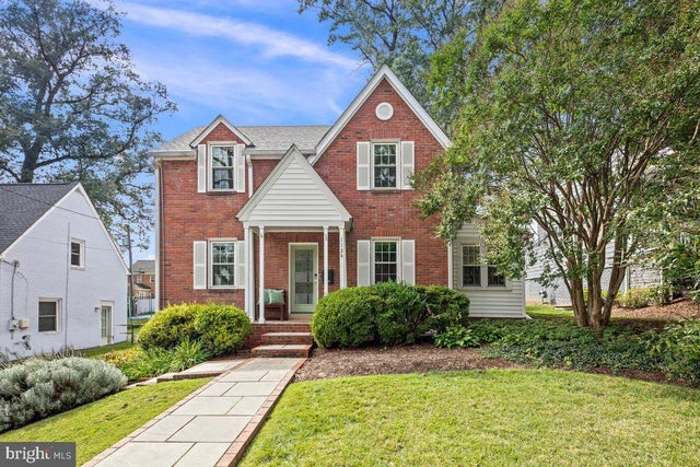 1134 N Harrison St, Arlington