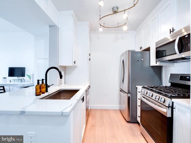 851 N Glebe Rd #816, Arlington