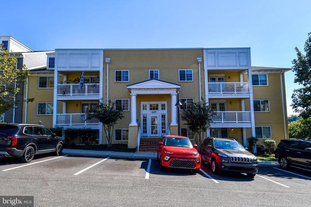 4127 S Four Mile Run Drive Dr #304, Arlington