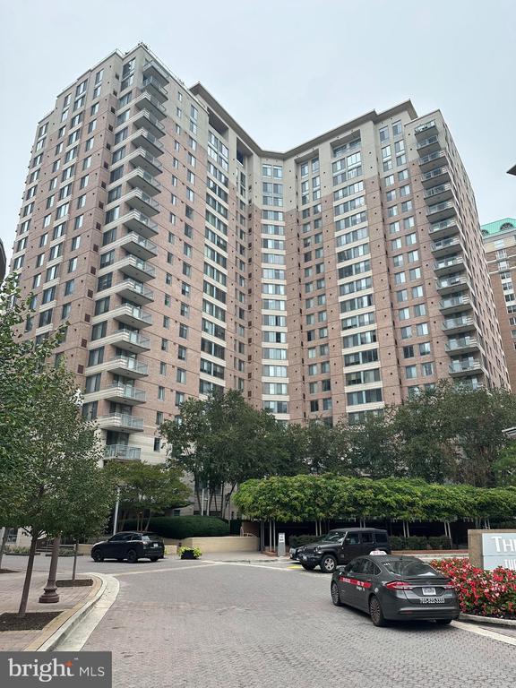 851 N Glebe Rd N #904, ARLINGTON