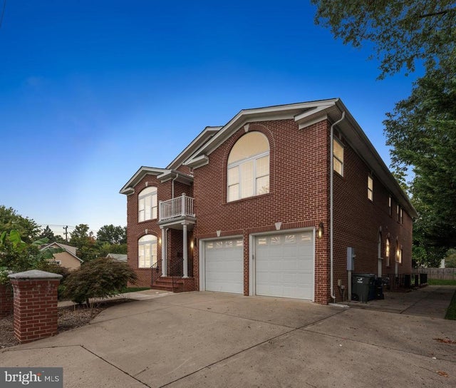 1615 S Oakland St, Arlington