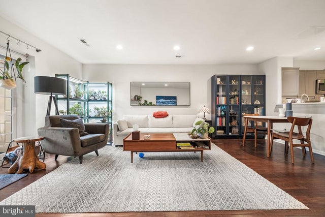 907 S Rolfe St #1-a, ARLINGTON