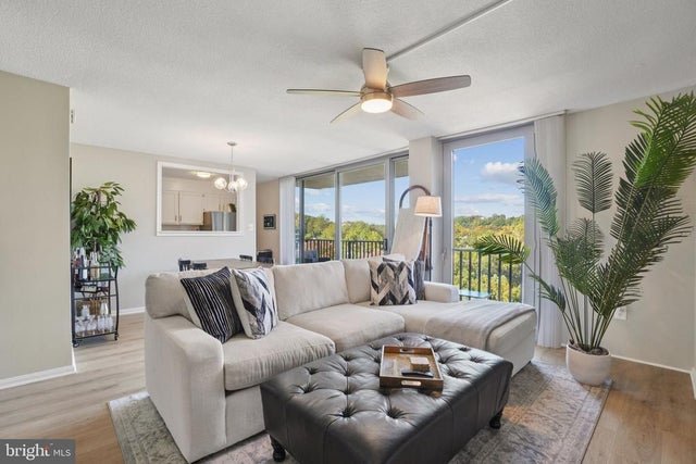 4600 S Four Mile Run Dr #842, Arlington